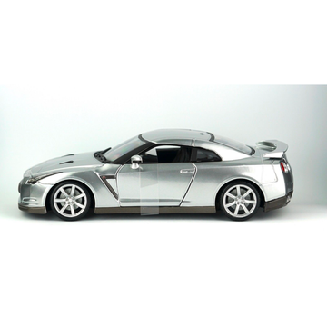 Maisto 1:24 2009 Nissan GT-R Special Edition
